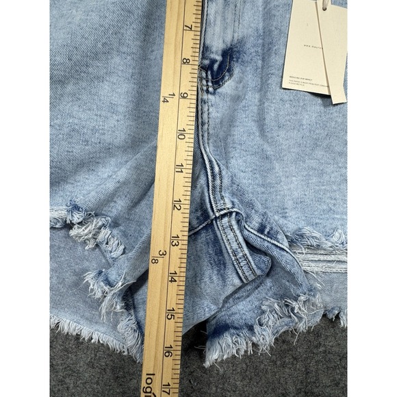 KanCan High Rise Curvy Denim Shorts Womens 20W Blue Distressed Light Wash Boho - Picture 4 of 9